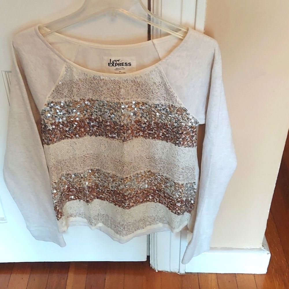 Express shirt with sparkle and lace